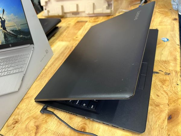 Lenovo 80ud i3-6100 4gb 128gb vga r5 m330 2gb lcd 15.6 mới 95%